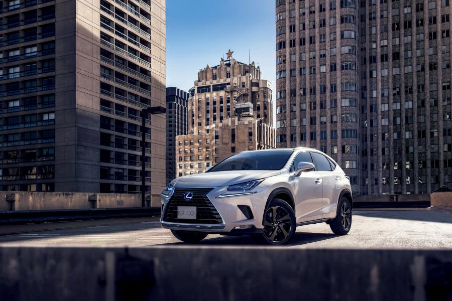  Lexus NX300h 2017 года  (JP) (фото 1 из 10)